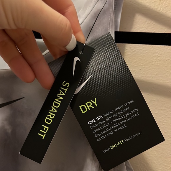 NWT // Nike Women’s Running Tank - Picture 8 of 9